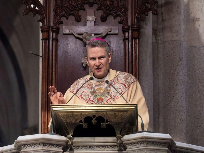 El arzobispo Ronald A. Hicks celebra su primera Misa de Pascua en la Catedral de San Patricio