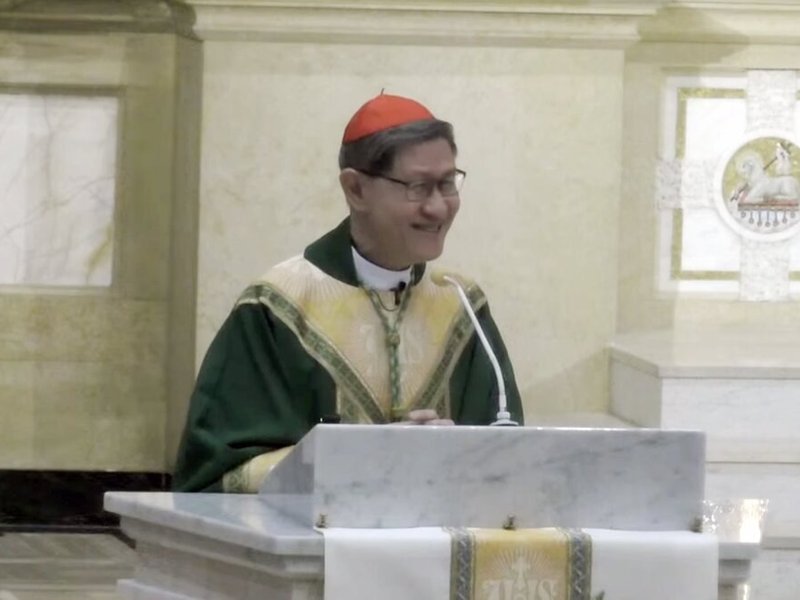 El cardenal Tagle anima a los fieles a adoptar las virtudes del arzobispo Sheen a vísperas de su beatificación