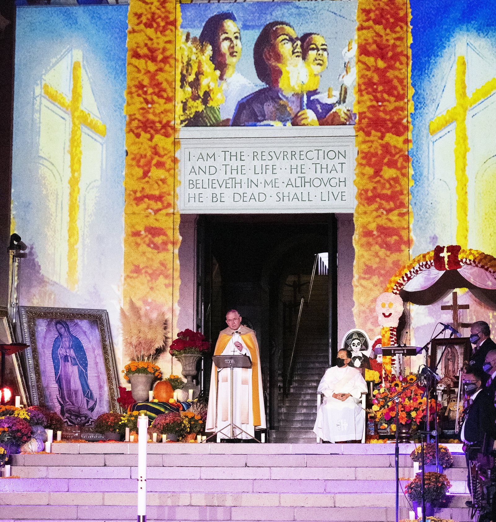 The event featured live music and an outdoor prayer vigil at the cemetery’s Mausoleum, led by Archbishop Gomez. (Victor Alemán)
