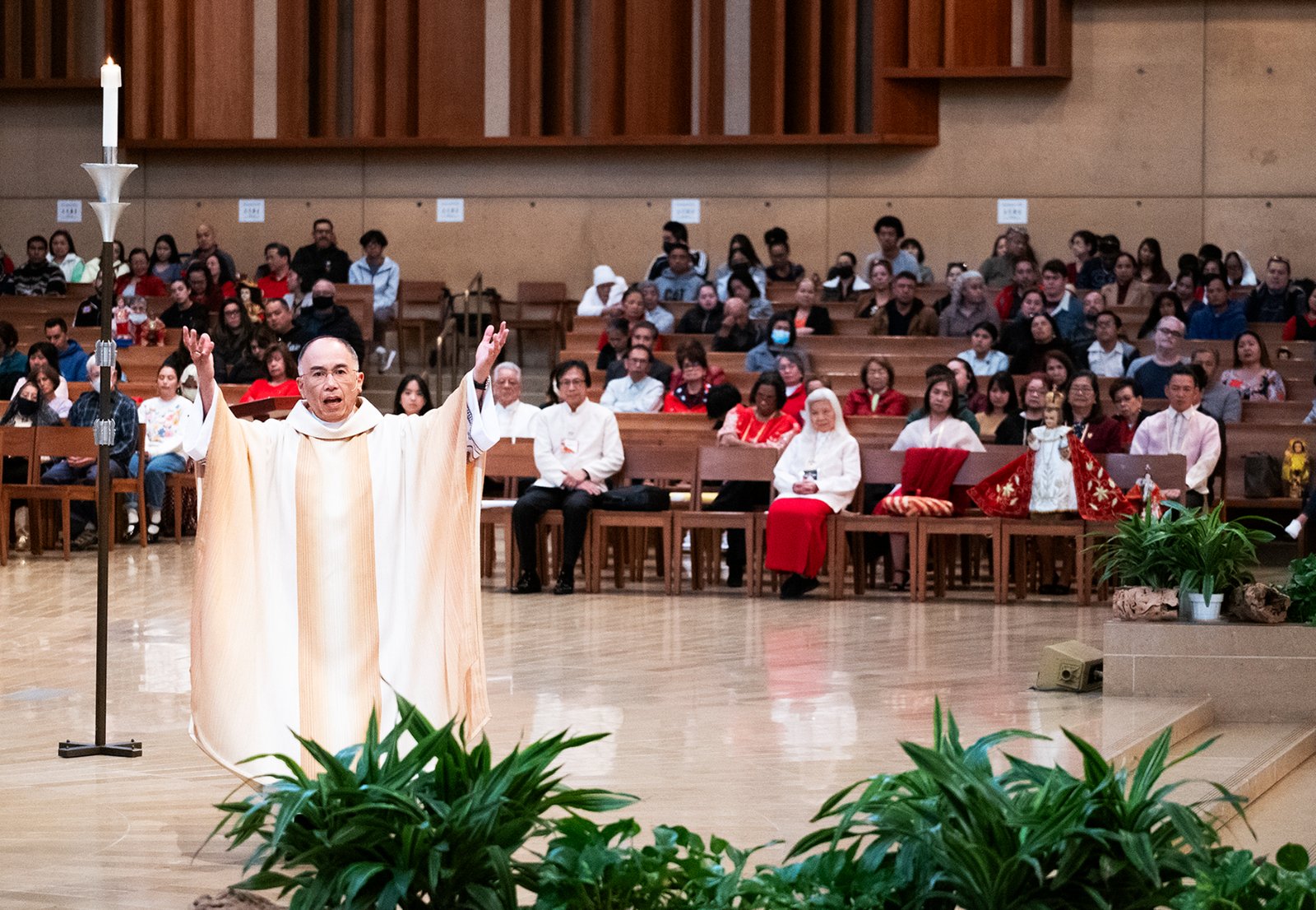 Los Angeles Auxiliary Bishop Brian Nunes presided over the Feast of Santo Niño Mass at the Cathedral of Our Lady of the Angels on Jan. 21. (Victor Alemán)