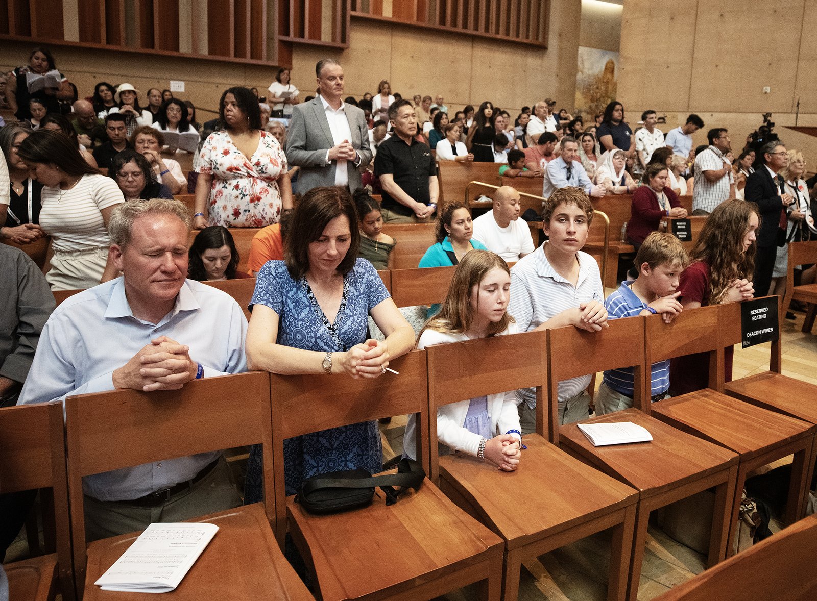 La familia Campbell, feligreses de la iglesia St. Paul the Apostle en Pismo Beach, viajó a la Catedral de Nuestra Señora de los Ángeles el 22 de junio para la Misa de clausura del Avivamiento Eucarístico Nacional. (Victor Alemán)