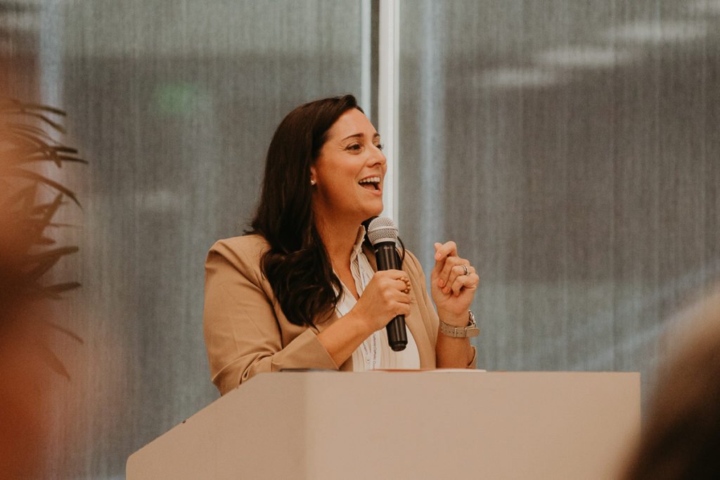 Cristina Barba Whalen, presidenta y fundadora de Culture Project International, fue una de las oradoras destacadas de la cumbre LoveIRL. (Conferencia Católica de California)