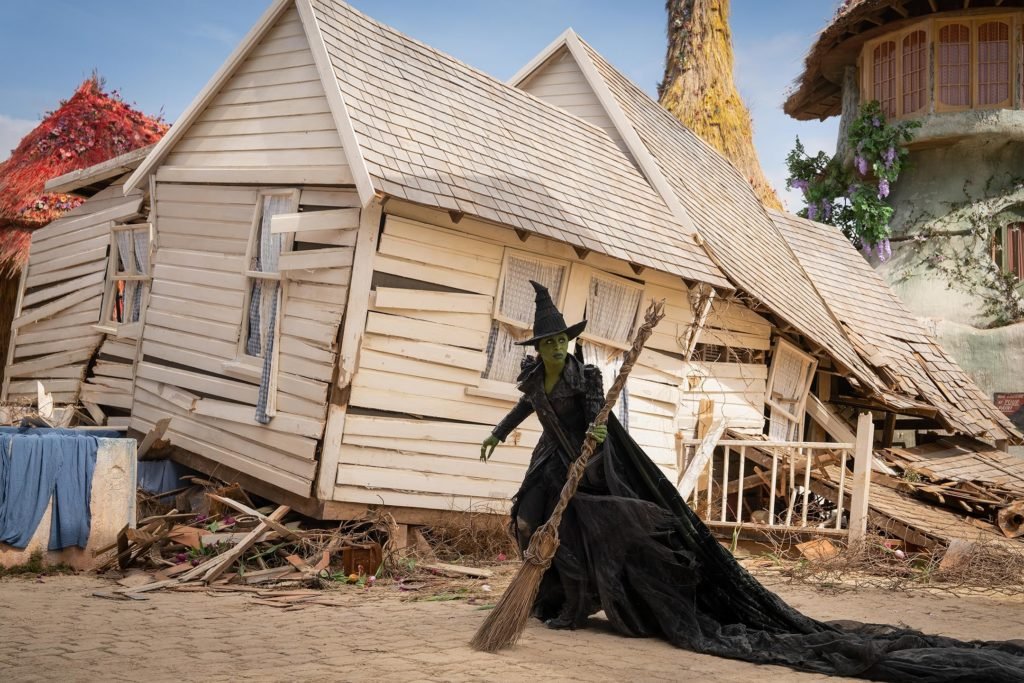 Cynthia Erivo como Elphaba en una escena de “Wicked: For Good”. (Giles Keyte/Universal Pictures - © Universal Studios. All Rights Reserved)