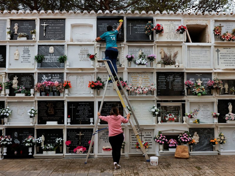 Cómo celebran los Hispanos el Día de Todos Los Santos