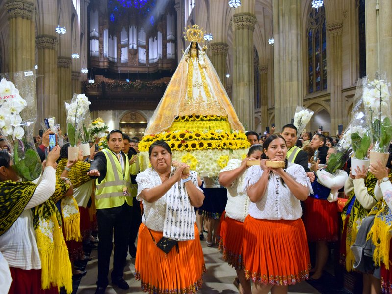 Misa de Nuestra Señora de El Cisne (Ecuador) celebrada en la Catedral de San Patricio