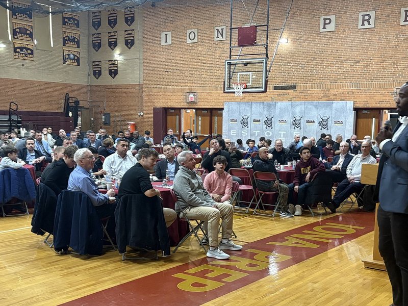 New York Giants Tight End Chris Manhertz Speaks at Iona Prep Father-Son Breakfast