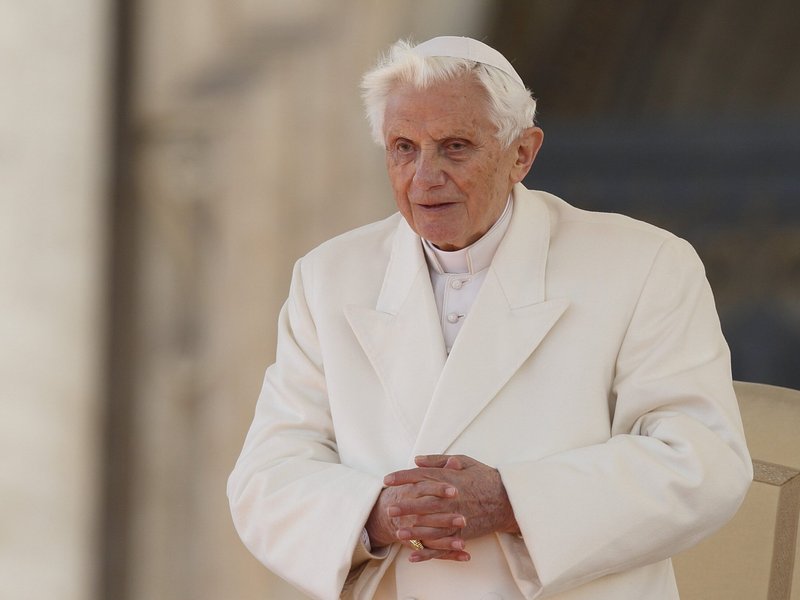 Adiós a Benedicto XVI, humilde trabajador de la viña del Señor