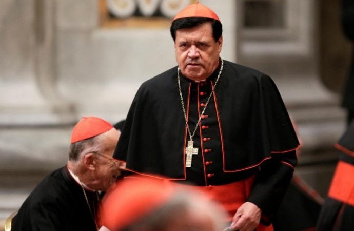 Cardenal Norberto Rivera Carrera de la Ciudad de México se ve en el Vaticano en esta foto de archivo 2013. (Crédito: Max Rossi/Reuters a través de CNS.)