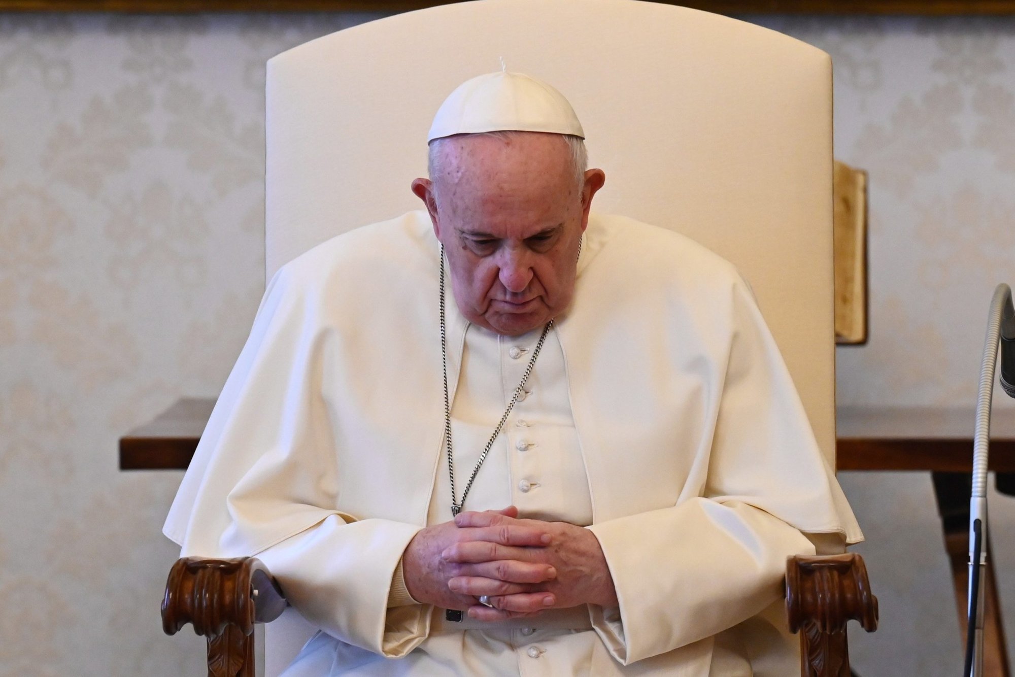 El Papa Francisco dirige su audiencia general en la biblioteca del Palacio Apostólico en el Vaticano el 14 de abril de 2021. (Foto CNS/Medios Vaticanos)