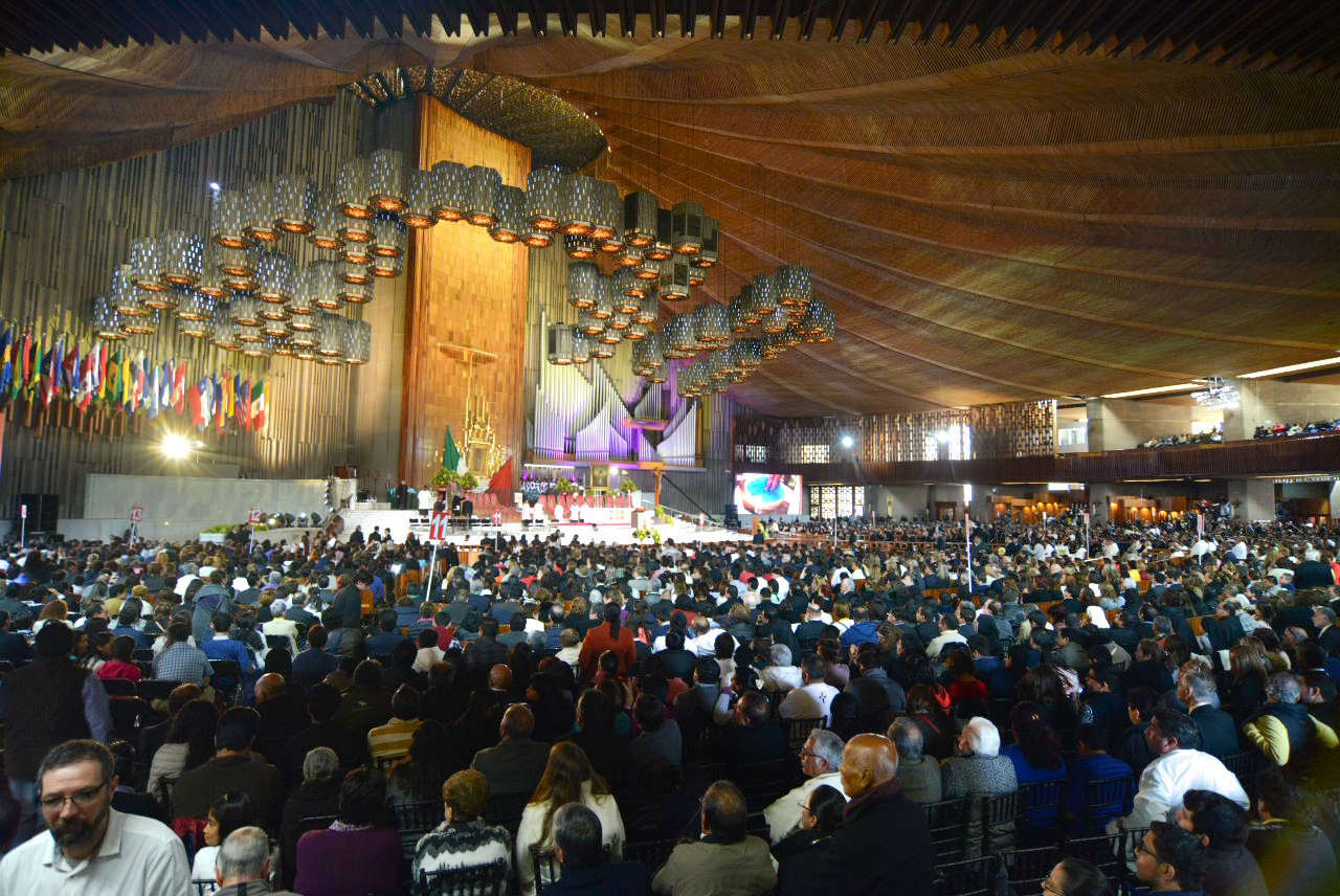 Miles de fieles acuden a la misa que se celebrará en la Basílica de Nuestra Señora de Guadalupe. (Wikipedia)