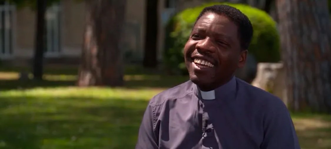 P. Charles Mbikoyo / Crédito: EWTN News In Depth.