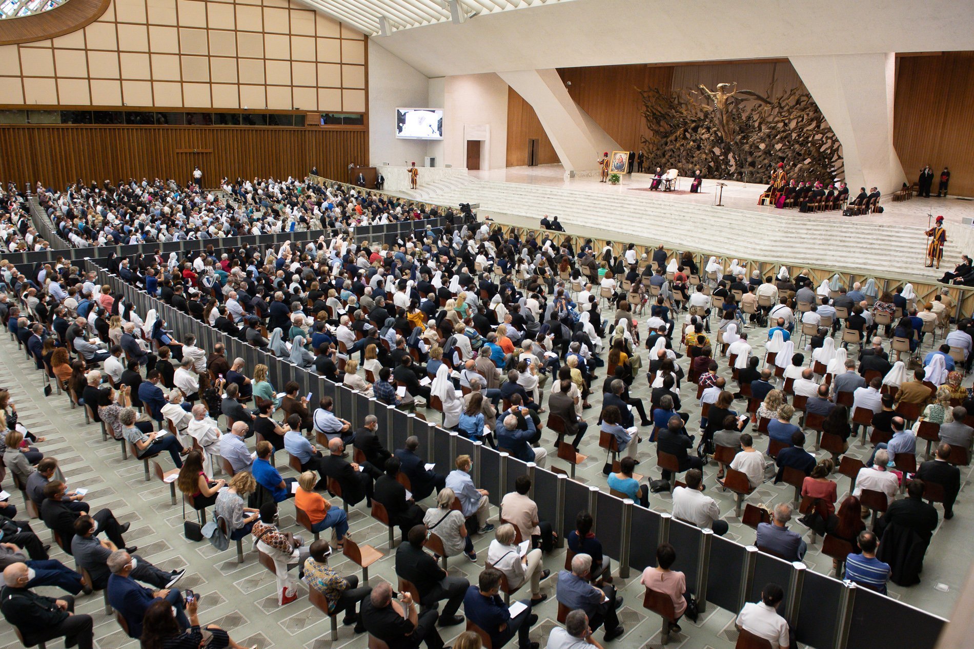 El papa Francisco participa en una audiencia con los fieles de la Diócesis de Roma en el Vaticano el 18 de septiembre de 2021. (Foto CNS/Vatican Media)