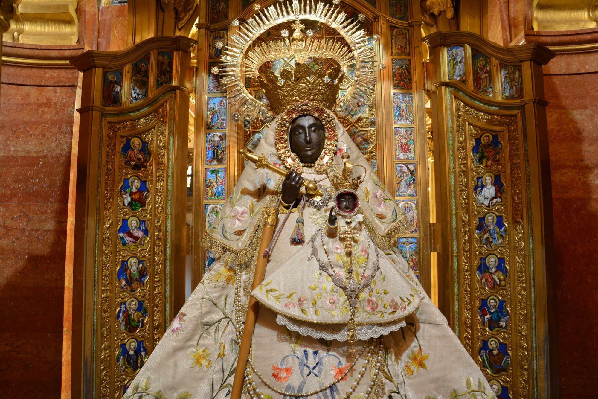 La estatua española de Guadalupe data al menos del siglo XIII. Se venera en la ciudad de Guadalupe, España. (Foto: Archidiócesis de Toledo)