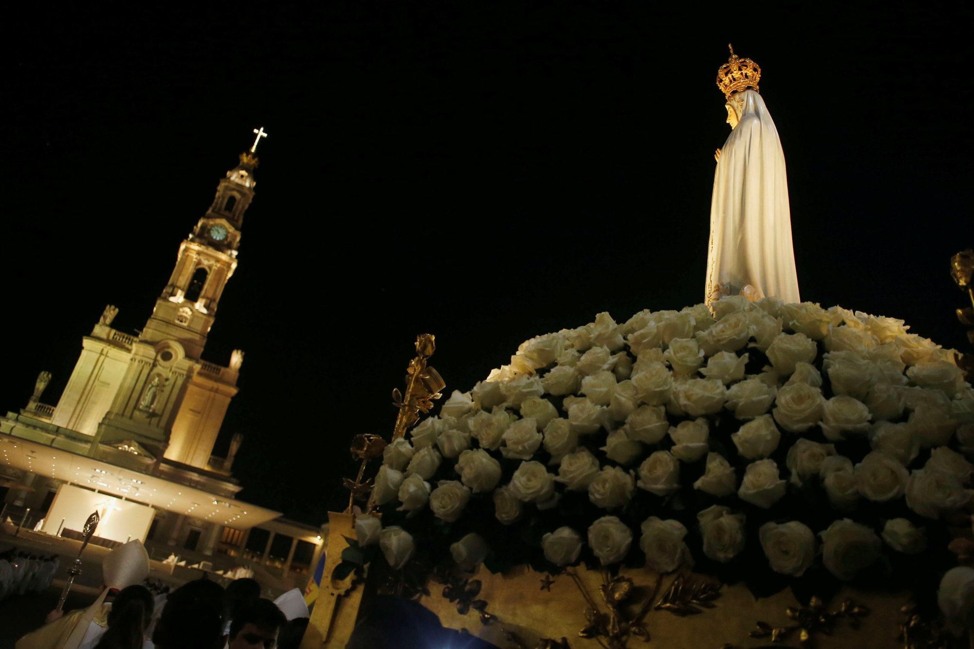 Una estatua de María se ve el 12 de mayo de 2019, en el santuario mariano de Fátima en el centro de Portugal. (Foto CNS /Pedro Nunes, Reuters)