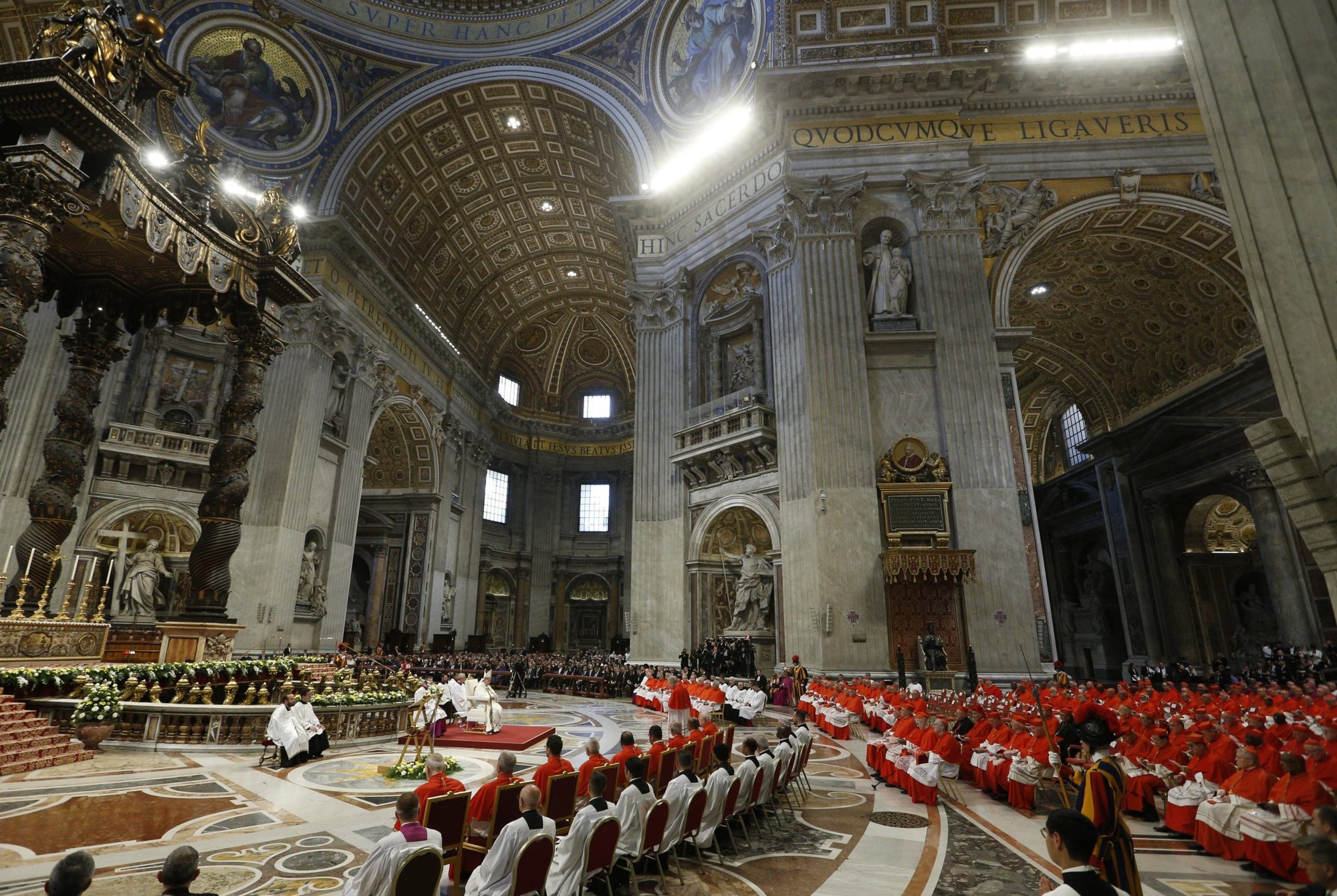El Papa Francisco dirige un consistorio para la creación de 20 nuevos cardenales en la Basílica de San Pedro en el Vaticano el 27 de agosto de 2022. (Foto CNS/Paul Haring.)