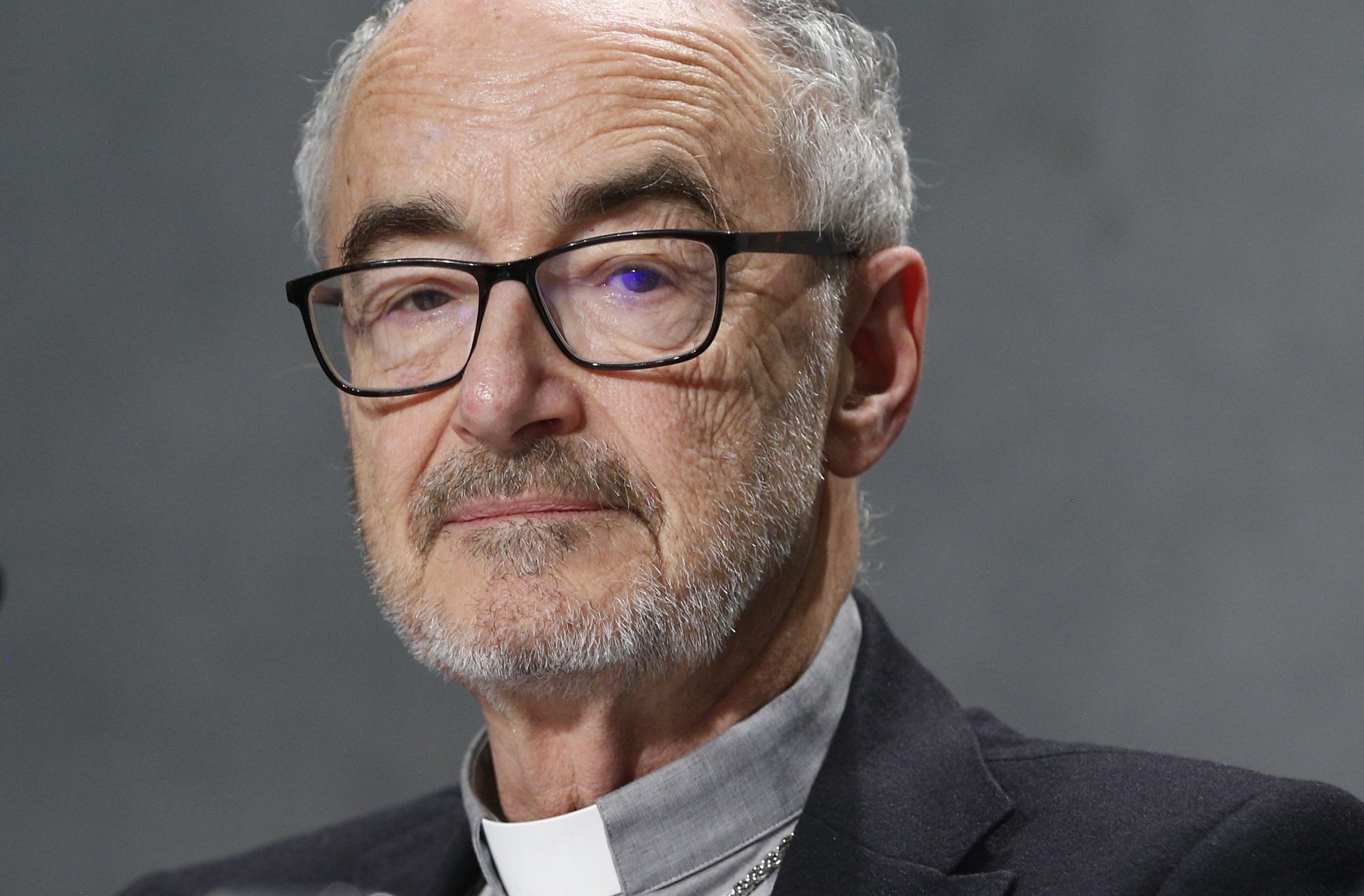 El cardenal canadiense Michael Czerny, prefecto del Dicasterio del Vaticano para la Promoción del Desarrollo Humano Integral, en el Vaticano el 12 de febrero de 2020. Su oficina anunció una importante reestructuración el 14 de septiembre de 2022 para responder mejor a los temas de interés de las conferencias episcopales. (Foto CNS /Paul Haring)