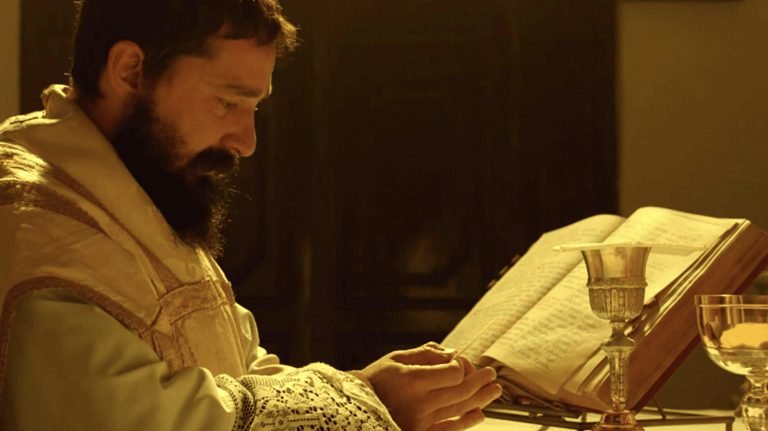 Shia LaBeouf en "Padre Pío". (IMDB)
