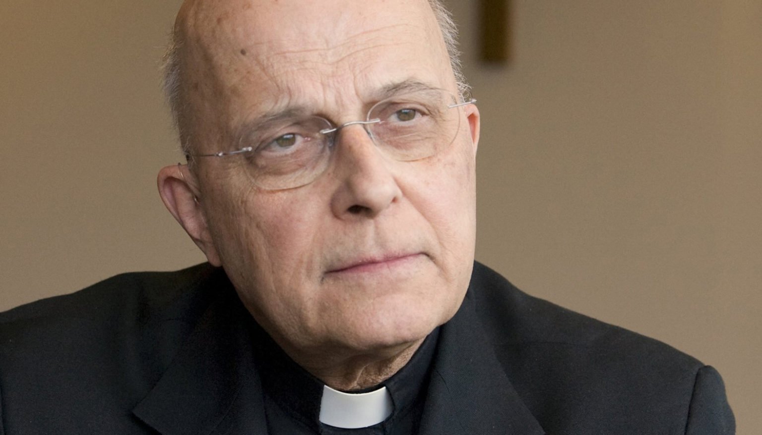 El cardenal Francis E. George de Chicago, fallecido el 17 de abril de 2015, aparece en una foto durante una entrevista en 2010 en Washington. (Archivo OSV/CNS, Bob Roller)