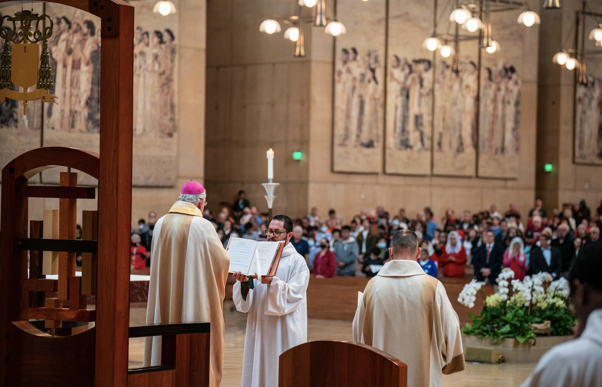 El Arzobispo Gomez celebró la Misa en la Catedral de Nuestra Señora de los Ángeles para más de 2.000 fieles con motivo de la fiesta del Sagrado Corazón de Jesús. (John Rueda/ Arquidiócesis de Los Ángeles)