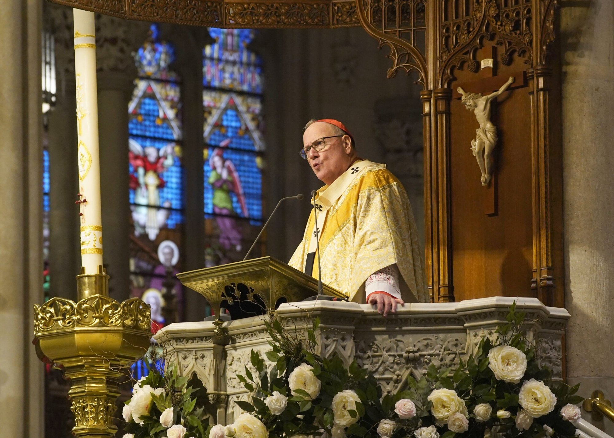 El cardenal de Nueva York Timothy M. Dolan pronuncia su homilía durante la Misa de Pascua en la catedral de San Patricio de Nueva York el 31 de marzo de 2024. El cardenal Dolan visitará Israel y Palestina del 12 al 18 de abril en su calidad de presidente de Catholic Near East Welfare Association (CNEWA). (Foto OSV News/Gregory A. Shemitz)
