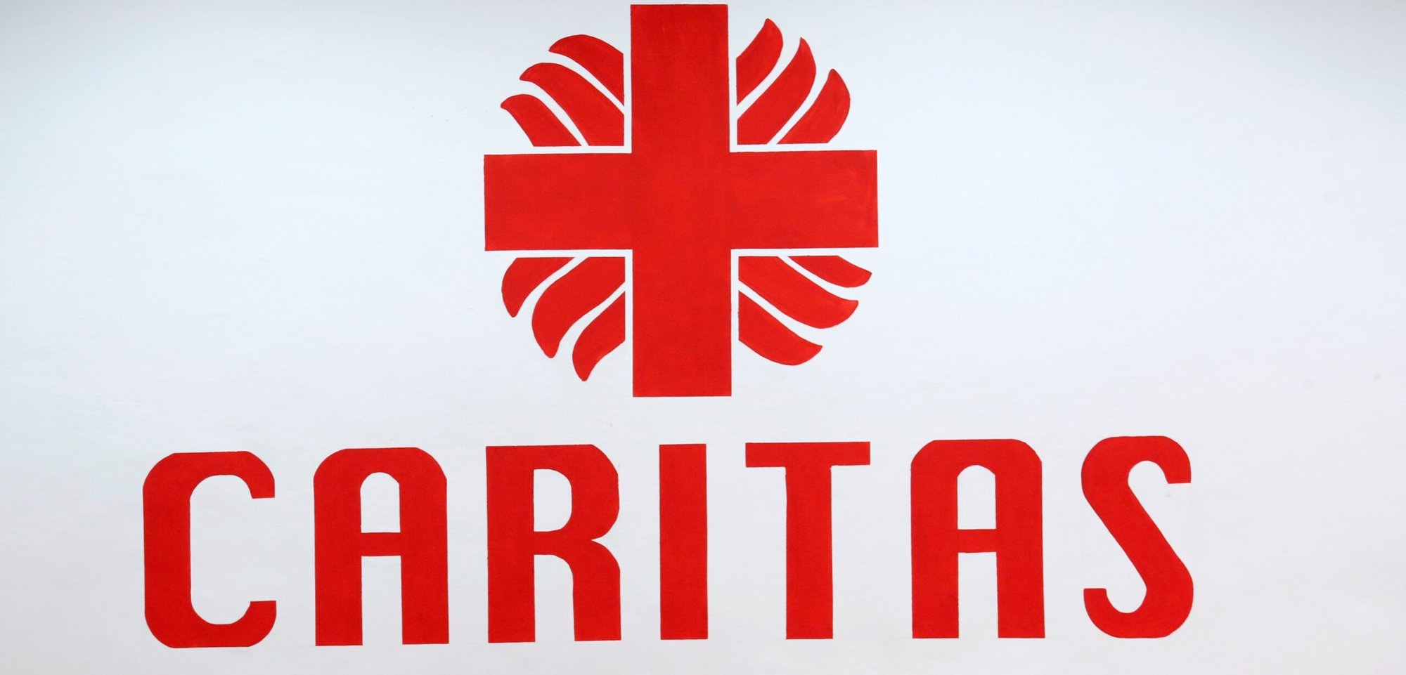 En una foto de 2019 aparece un logotipo de Cáritas. Nicaragua ha revocado el estatus legal del capítulo de Cáritas en la diócesis de Matagalpa y ha continuado arrestando a sacerdotes y laicos allí, asestando otro golpe a una diócesis diezmada por las detenciones y expulsiones de clero y el exilio de su obispo al Vaticano. (OSV News photo/Remo Casilli, Reuters)