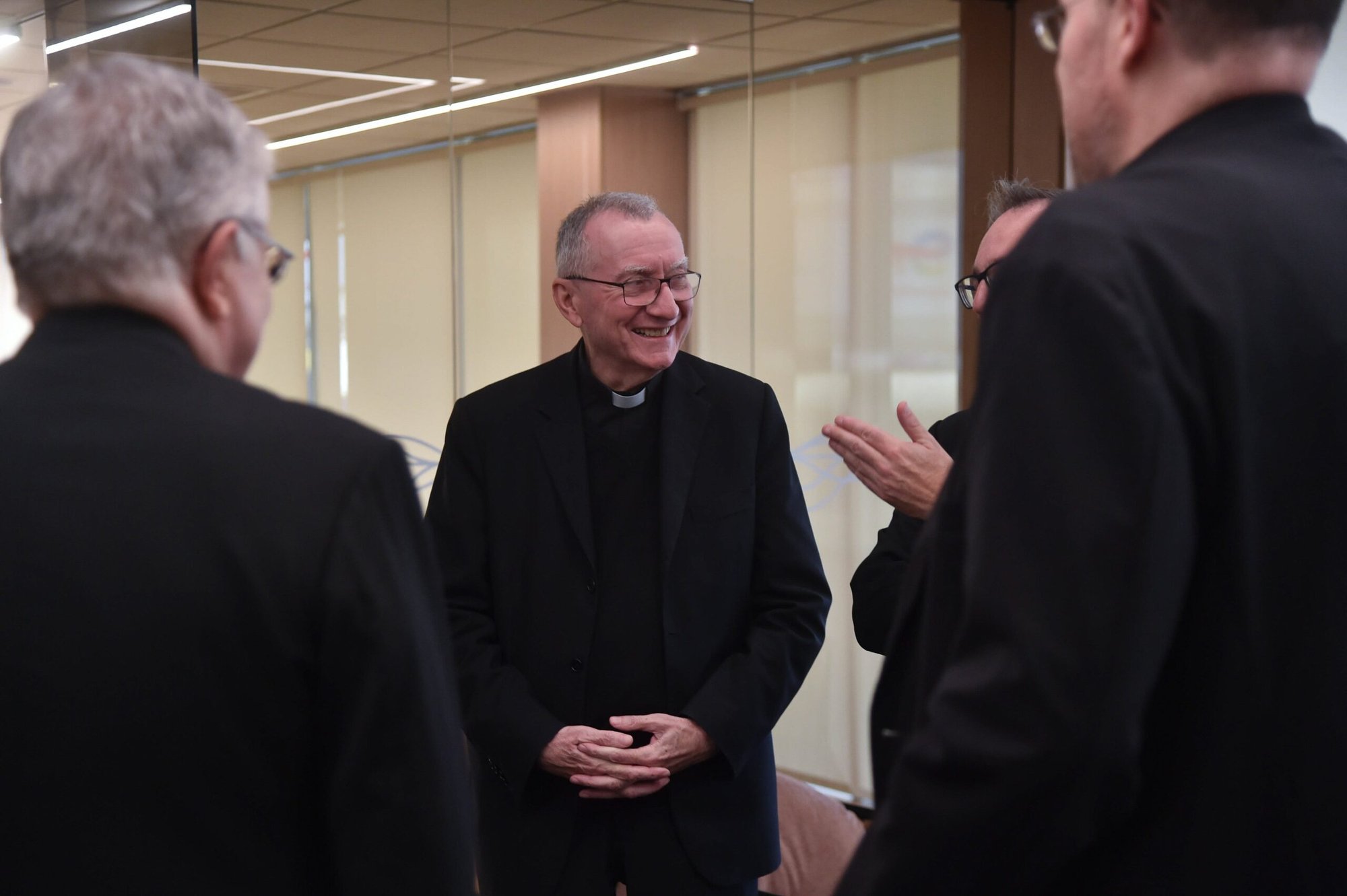 El cardenal Pietro Parolin, secretario de Estado del Vaticano, llega a la cumbre de líderes del G20 en Río de Janeiro, Brasil, el 18 de noviembre de 2024. (CNS photo/cortesía G20, Paulo Mumia)