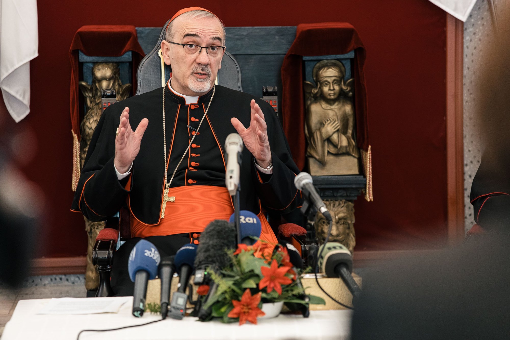 El cardenal Pierbattista Pizzaballa, patriarca latino de Jerusalén, durante una rueda de prensa el 23 de diciembre de 2024, en Jerusalén. Un día antes realizó una visita prenavideña a la Franja de Gaza, con el objetivo de llevar la alegría de la temporada a la sufrida comunidad cristiana en el 14º mes de guerra entre Israel y Hamás. (Foto de OSV News/Matthew Lomanno)