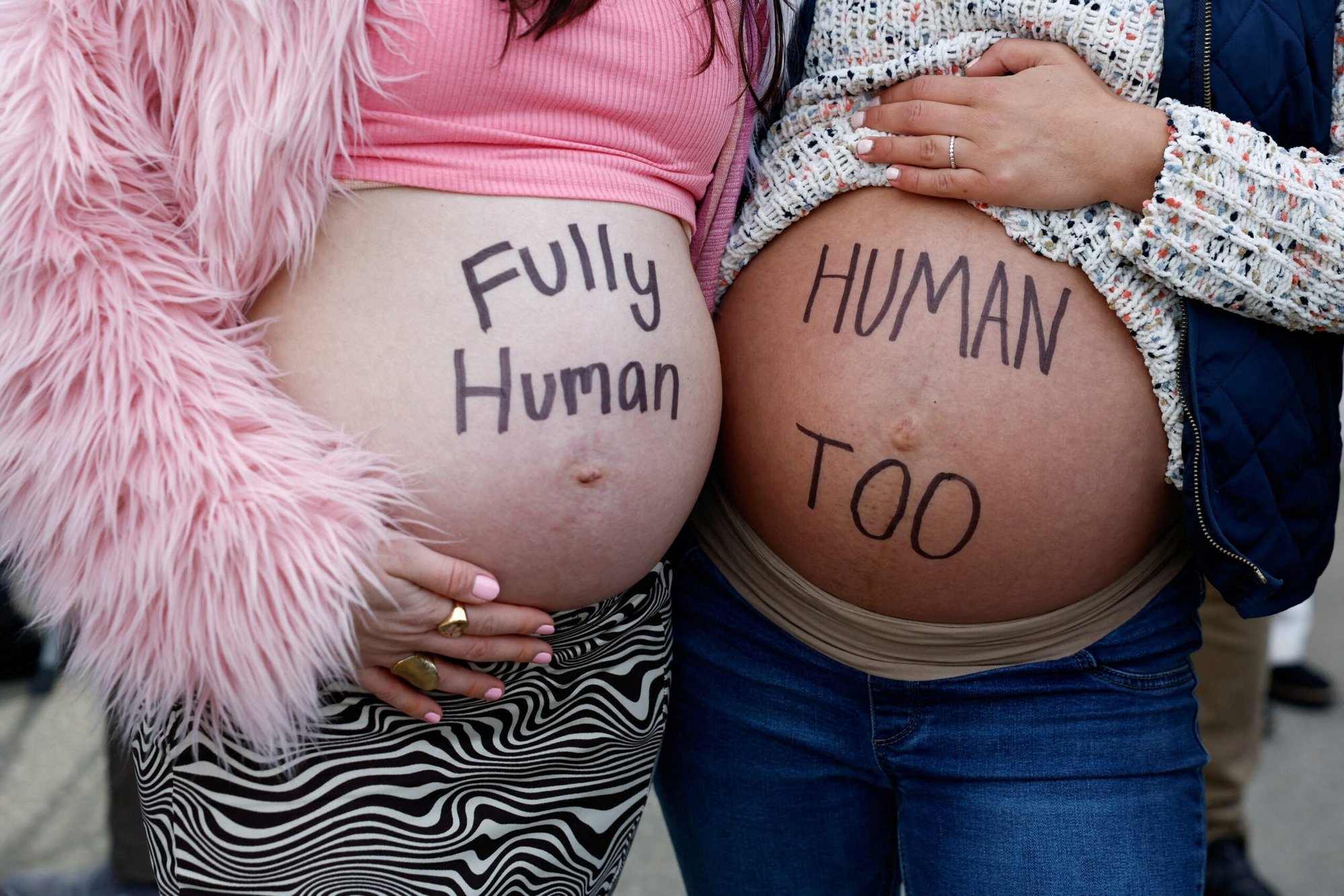 Mujeres embarazadas pro-vida asisten a una protesta frente a la Corte Suprema de EE.UU. en Washington el 26 de marzo de 2024. (Foto OSV News/Evelyn Hockstein, Reuters)