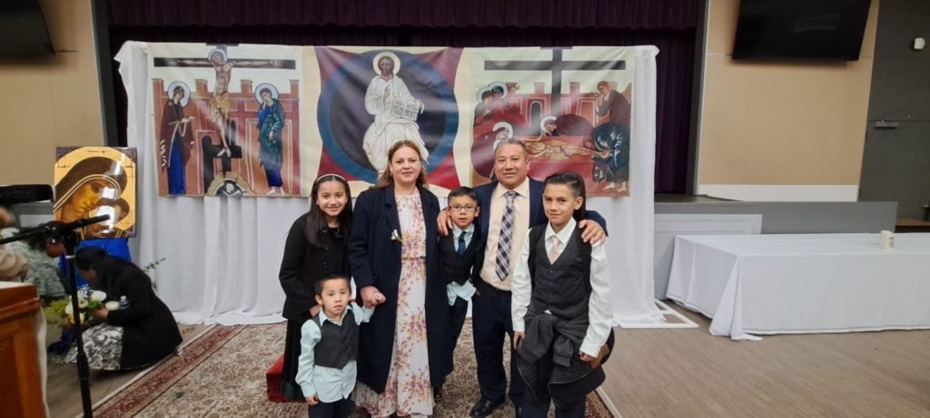 La familia De La Rosa ha encontrado fuerza en el Camino Neocatecumenal de la Iglesia San Juan Bautista de Baldwin Park. (Claudia De La Rosa)