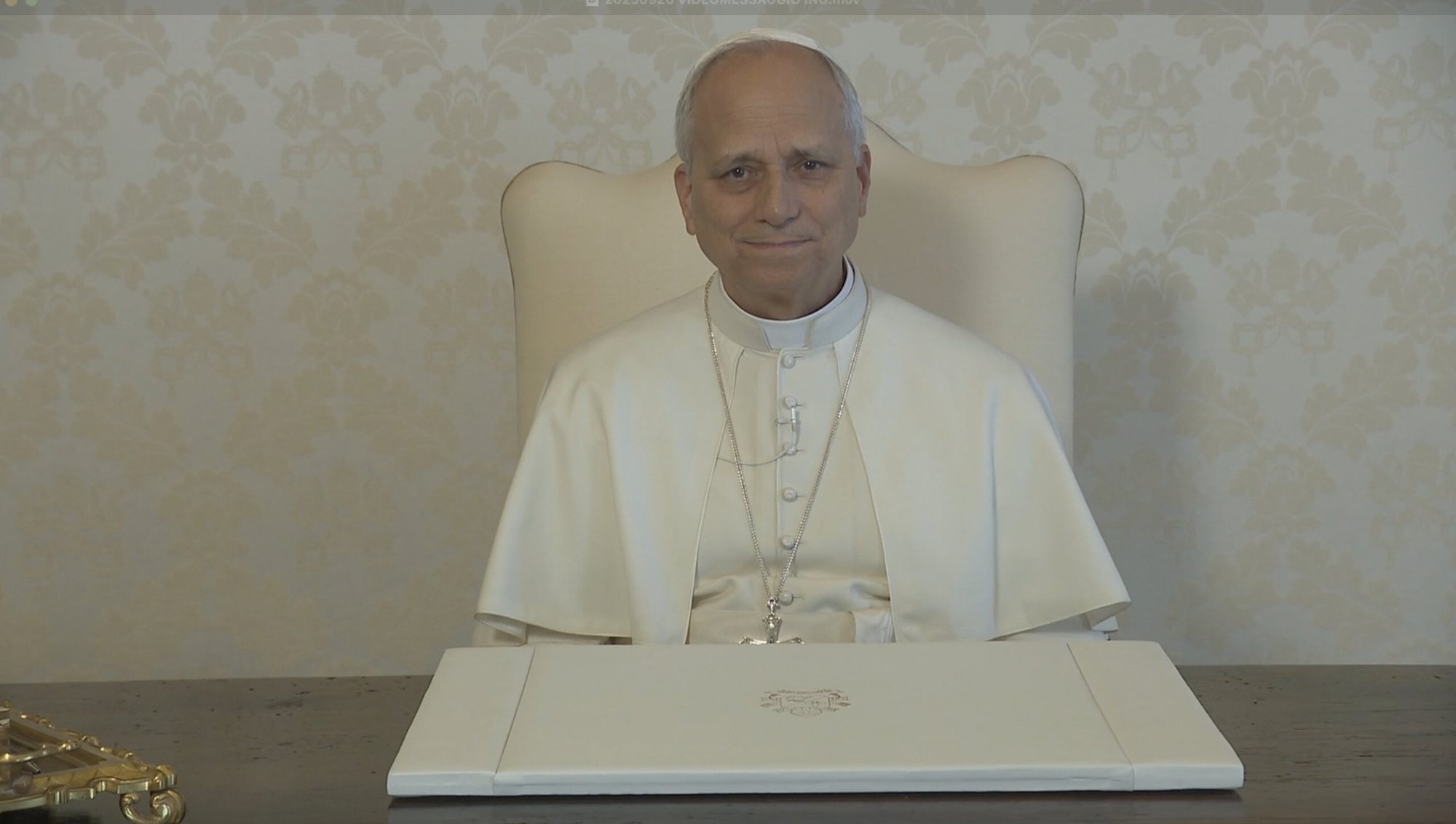 El papa León XIV aparece en una captura de pantalla de su vídeo del 13 de octubre de 2025, en el que pide a las parroquias católicas de todo el mundo que celebren el Domingo Mundial de las Misiones el 19 de octubre y que apoyen las misiones con sus oraciones y contribuciones económicas. (Foto CNS/captura de pantalla, Vatican Media)
