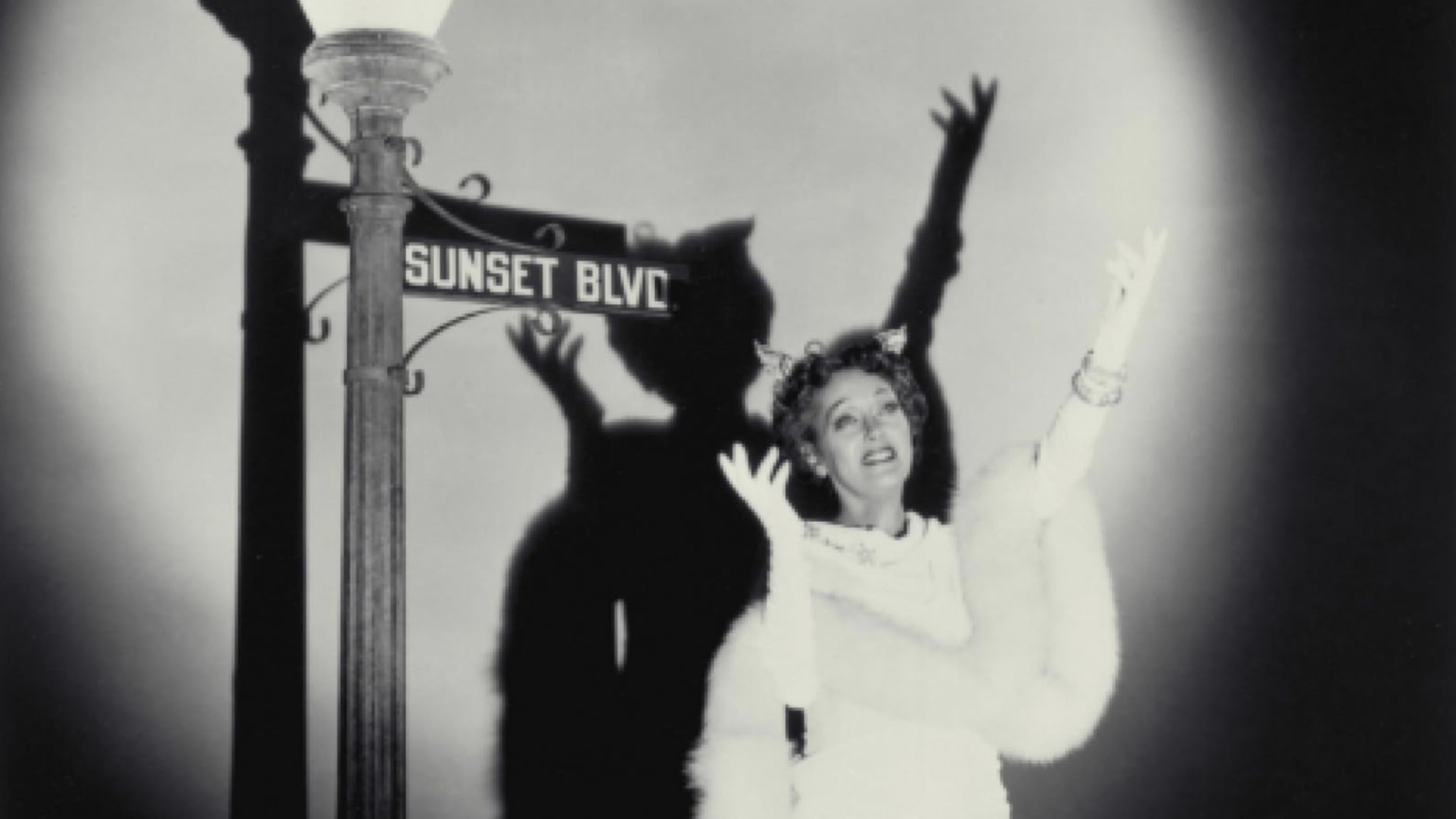 Gloria Swanson en la película de 1950 “Sunset Boulevard”. (IMDb)