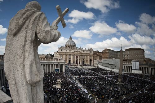 Overlooking St. Peter's Square. Credit: Mazur/catholicnews.org.uk.