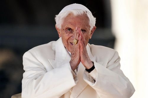 Benedict XVI holds his final General Audience