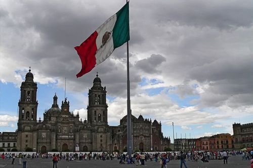 Zocalo de Mexico. Credit: Sa√∫l Trabanca via Flickr (CC BY-NC-SA 2.0).