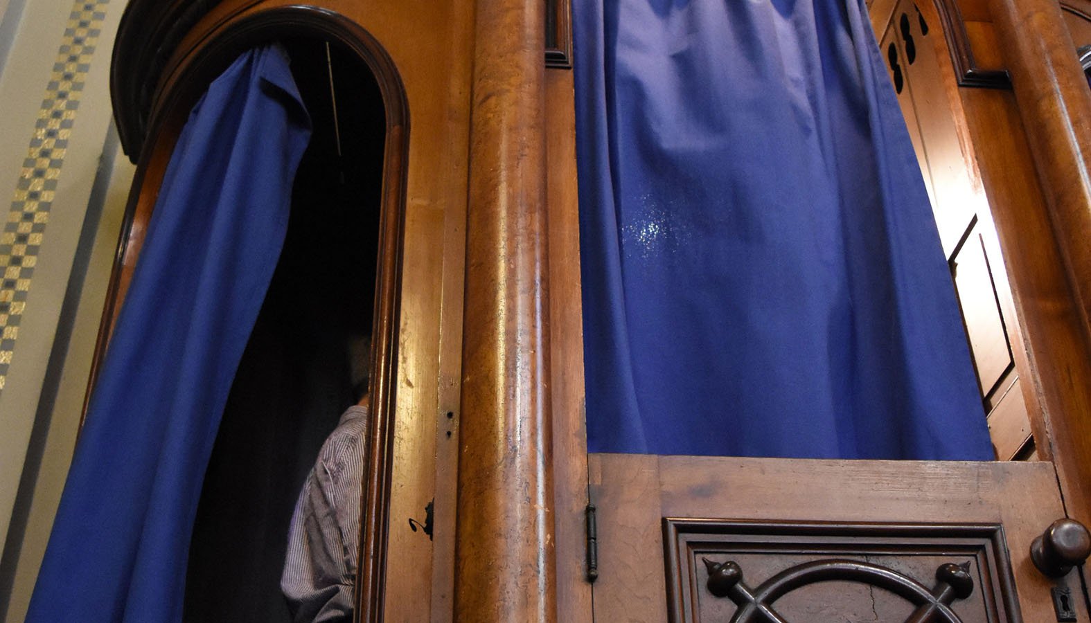 The Australian states of Victoria and Tasmania have become the latest in the country to pass legislation criminalizing priests who fail to report the abuse of children disclosed during confession. The entire country's six states and two territories are expected have such laws in place in coming months.(CNS photo/Mike Stechschulte, The Michigan Catholic)