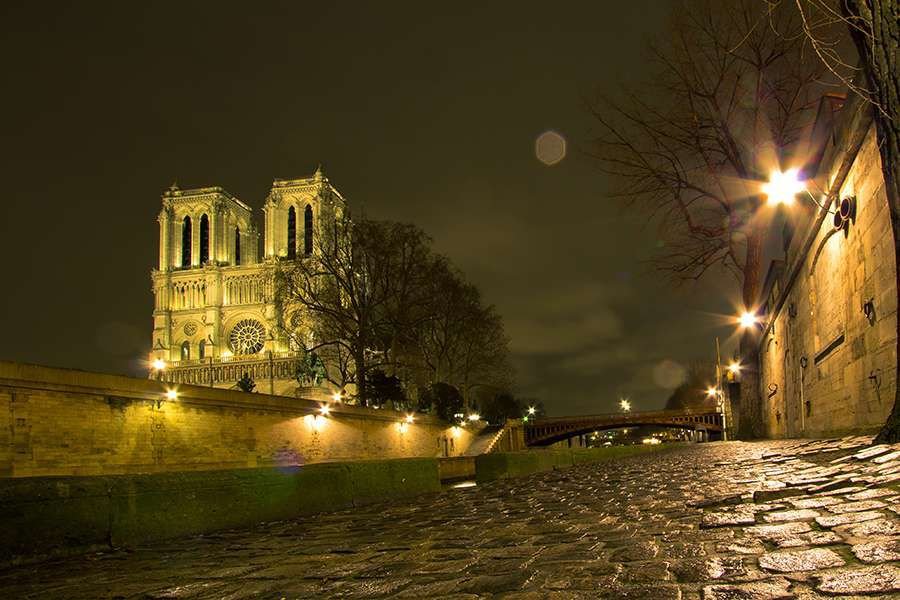 Notre-Dame de Paris. Credit: D.Bond/Shutterstock.