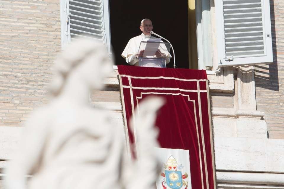Pope Francis leads pilgrims in praying the Angelus Jan. 6