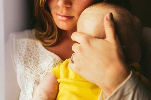 Mother and child. Credit: UnSplash.