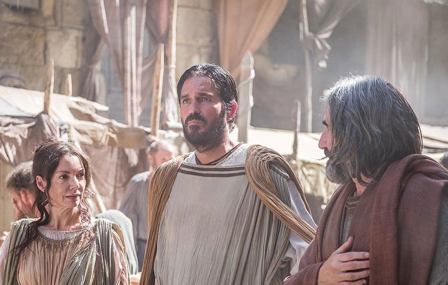 Jim Caviezel as Luke in the film "Paul