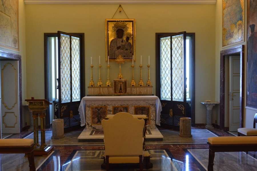 The private chapel in the papal residence at Castel Gandolfo. Credit: Vatican Museums