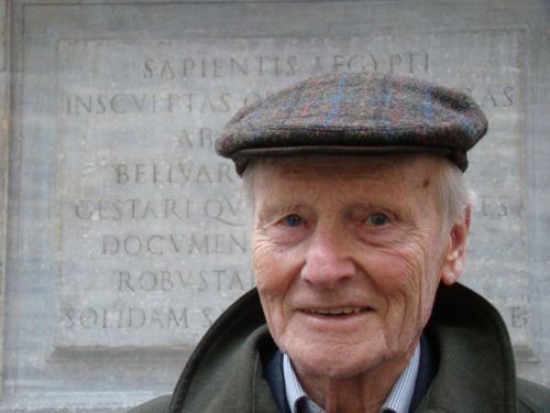 Robert Spaemann before the obelisk in front of Santa Maria sopra Minerva in Rome. Credit: Paul Badde/EWTN.