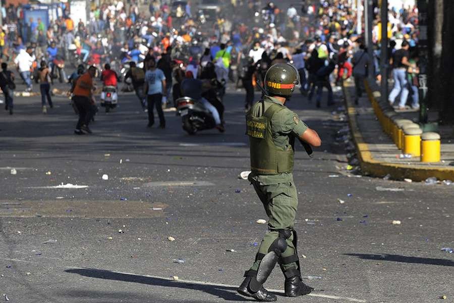 Violence during protests in Venezuela. Credit: Diariocritico de Venezuela via Flickr (CC BY 2.0).