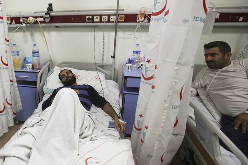 Syrians wounded in the city of Aleppo. Credit: kafeinkolik/shutterstock