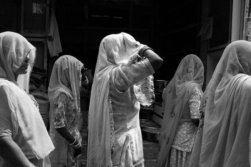Indian women on the streets of Jodhpur. Credit: Shreyans Bhansali via Flickr (CC BY-NC-SA 2.0) filter added.