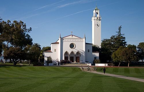 Loyola Marymount University. Credit: alanak via Flickr (CC BY-NC-SA 2.0).