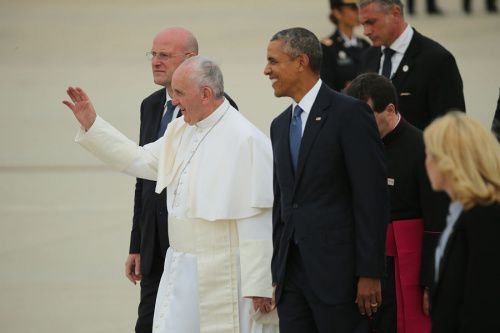 Pope Francis greeted by President Obama on Sept. 22