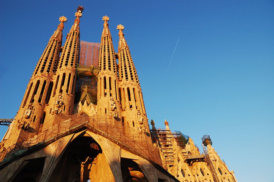 Sagrada Familia in Barcelona (Xiong Wei/Shutterstock.com)