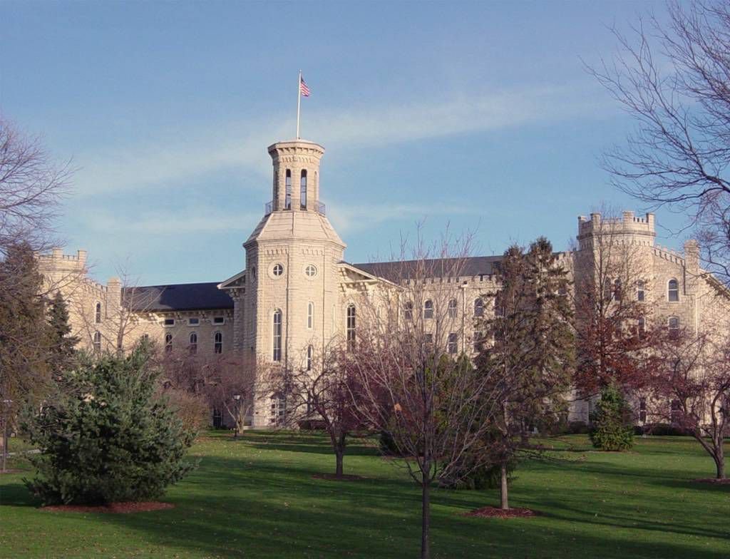 Wheaton College builidng in Wheaton. (photo/wikimedia commons)