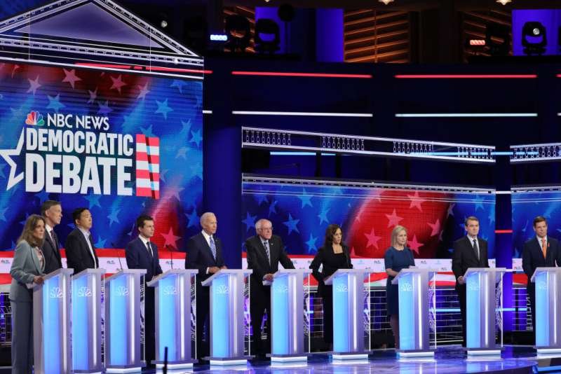 10 Democratic presidential candidates take part in the second night of the first Democratic presidential debate