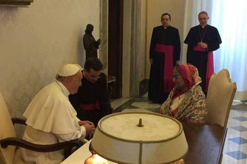 Pope Francis meets Bangladesh Prime Minister Ms. Sheikh Hasina at the Vatican Feb. 12